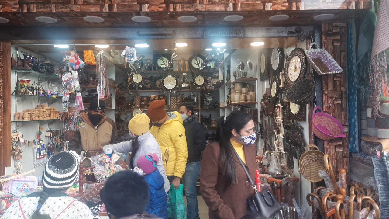 gift market of shimla