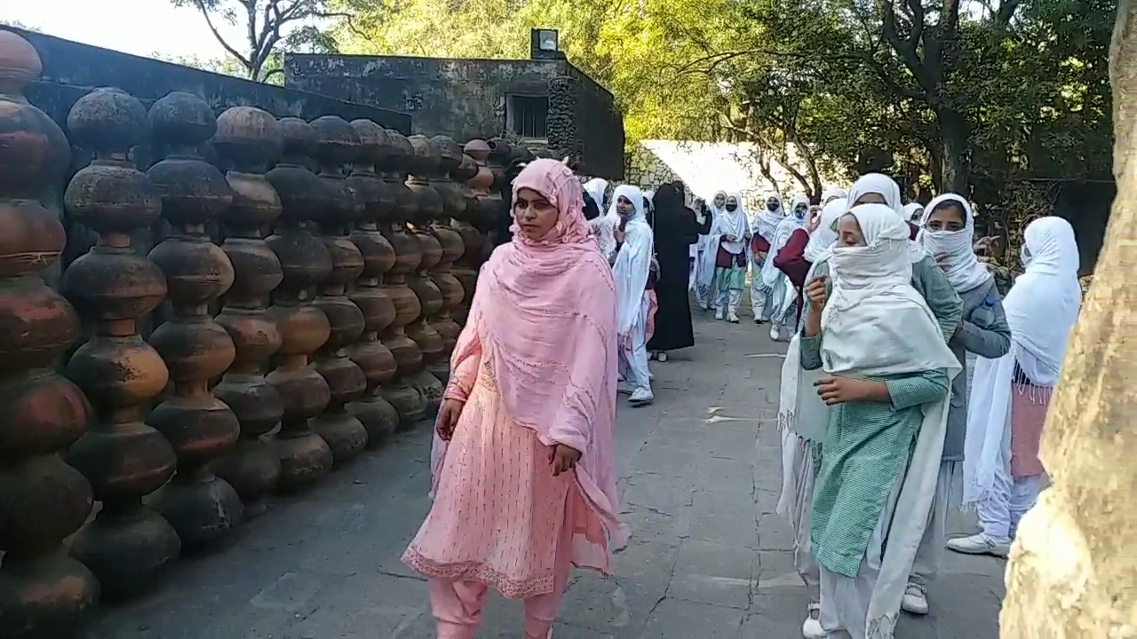 world-famous-chandigarh-rock-garden