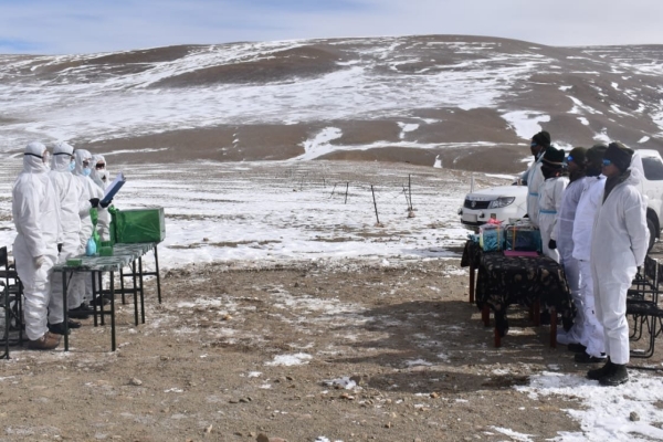 India China Army Exchange Sweets along LAC