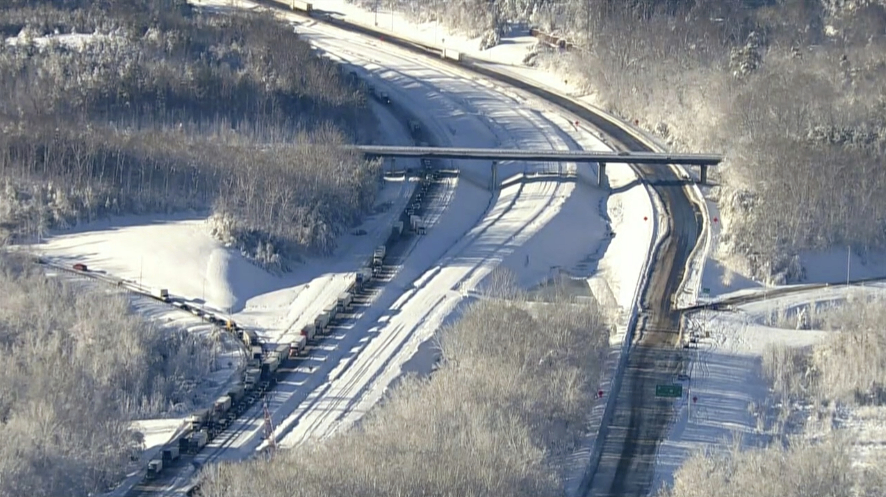 Virginia highway shuts down due to snow