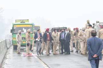 PM stuck on a flyover