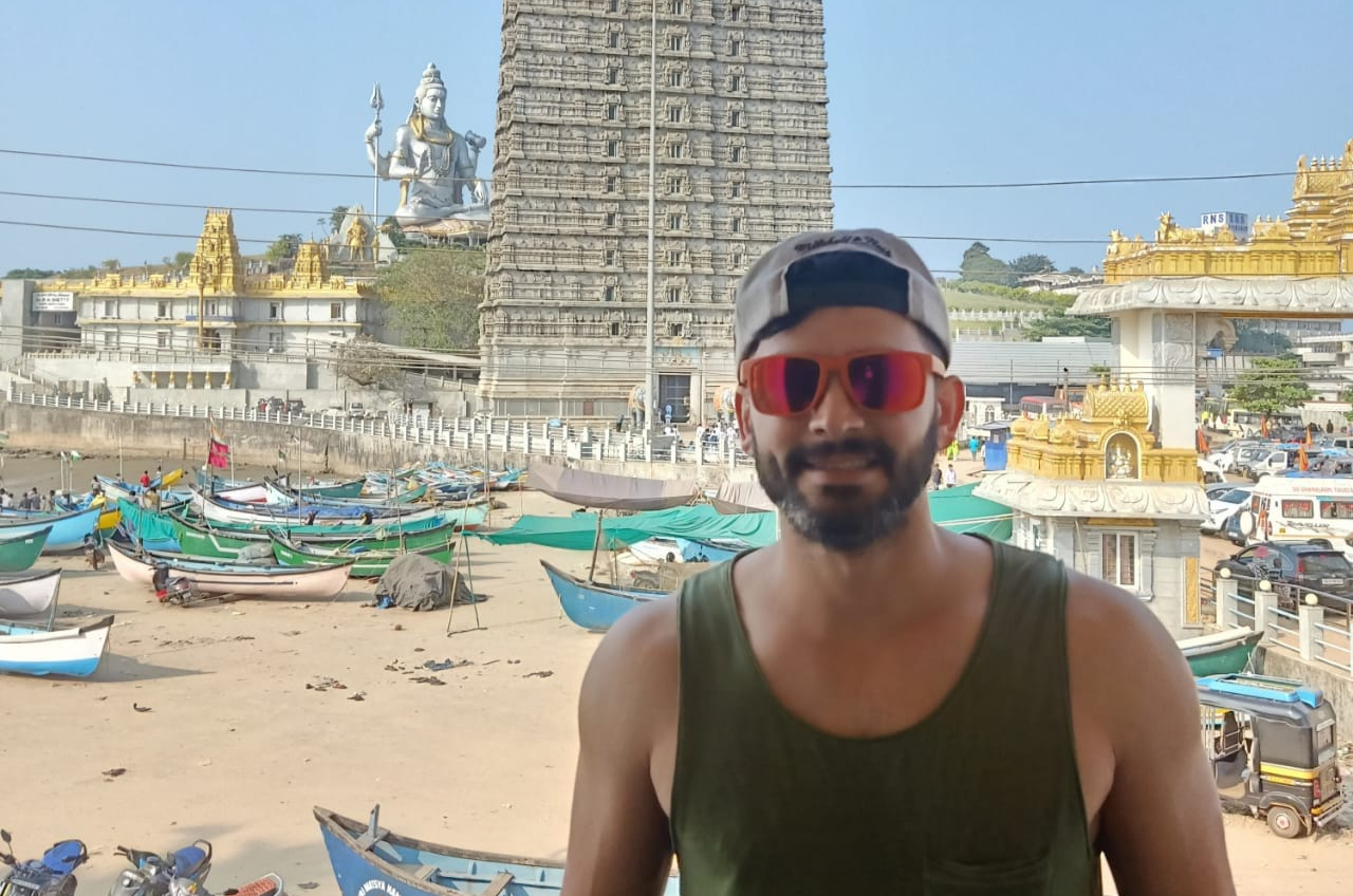 actor diganth visits murudeshwar