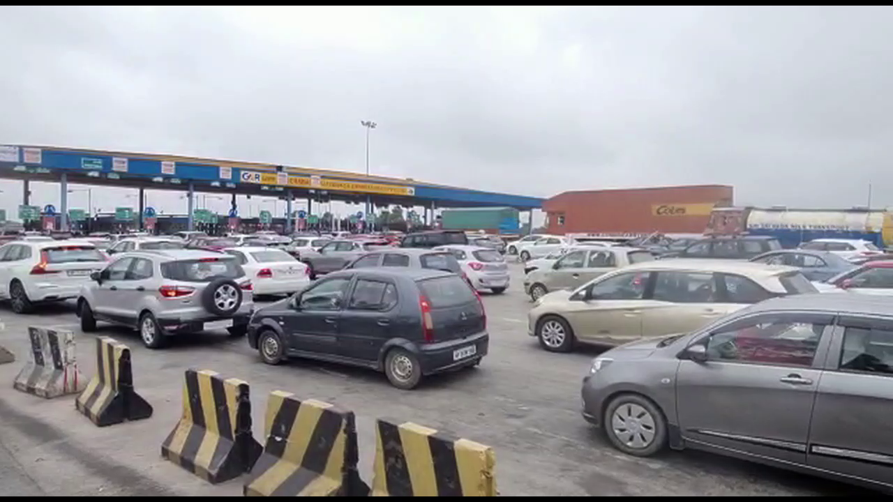 Panthangi toll plaza traffic , rush in hyderabad bus stops