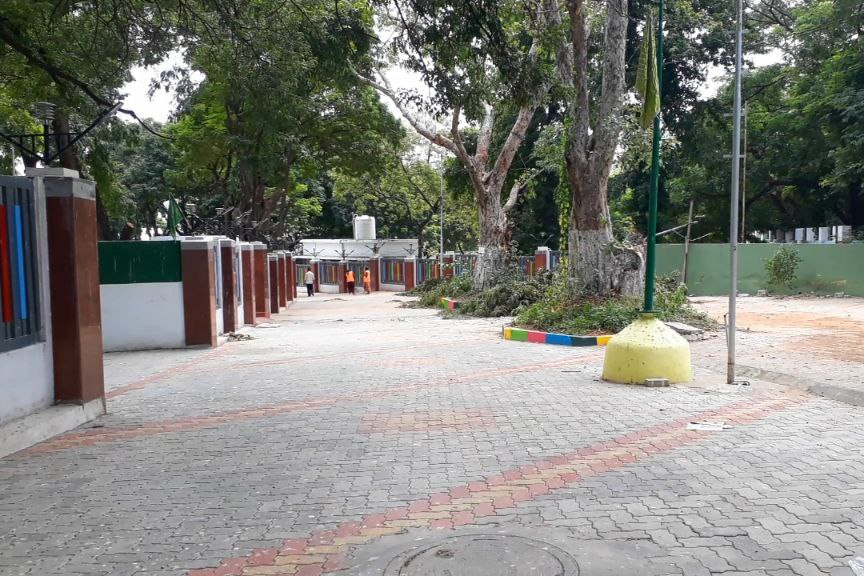 sunday lockdown  weekend lockdown  erode voc park  erode voc park looks empty because of lockdown  Sunday Curfew  ஞாயிறு ஊரடங்கு  ஊரடங்கு  தமிழ்நாடு ஊரடங்கு  முழு ஊரடங்கு  வ உ சி பூங்கா  ஈரோடு வ உ சி பூங்கா  ஊரடங்கால் வெறிச்சோடிய வ உ சி பூங்கா