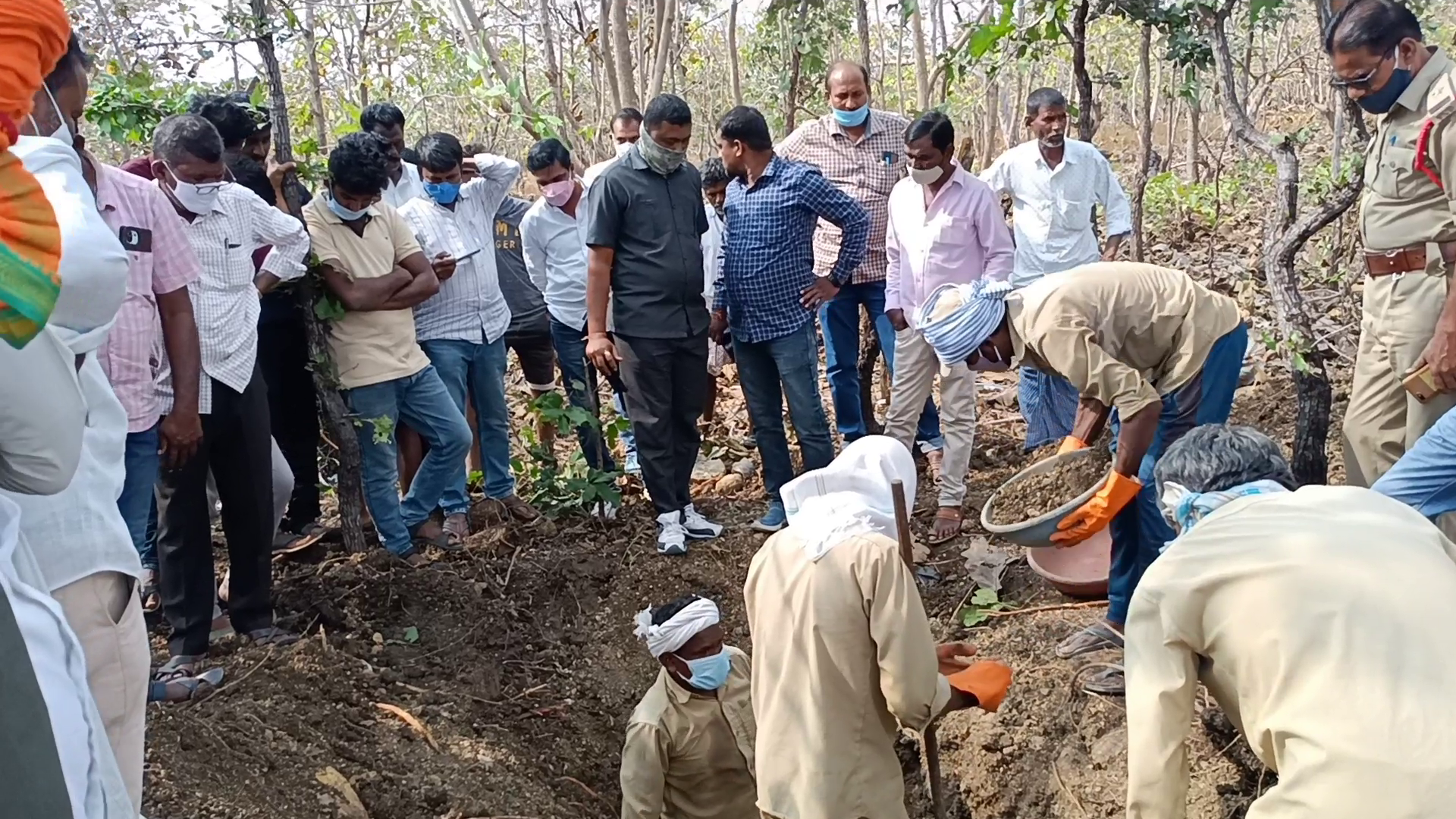 interesting digging incident take place in kupti village