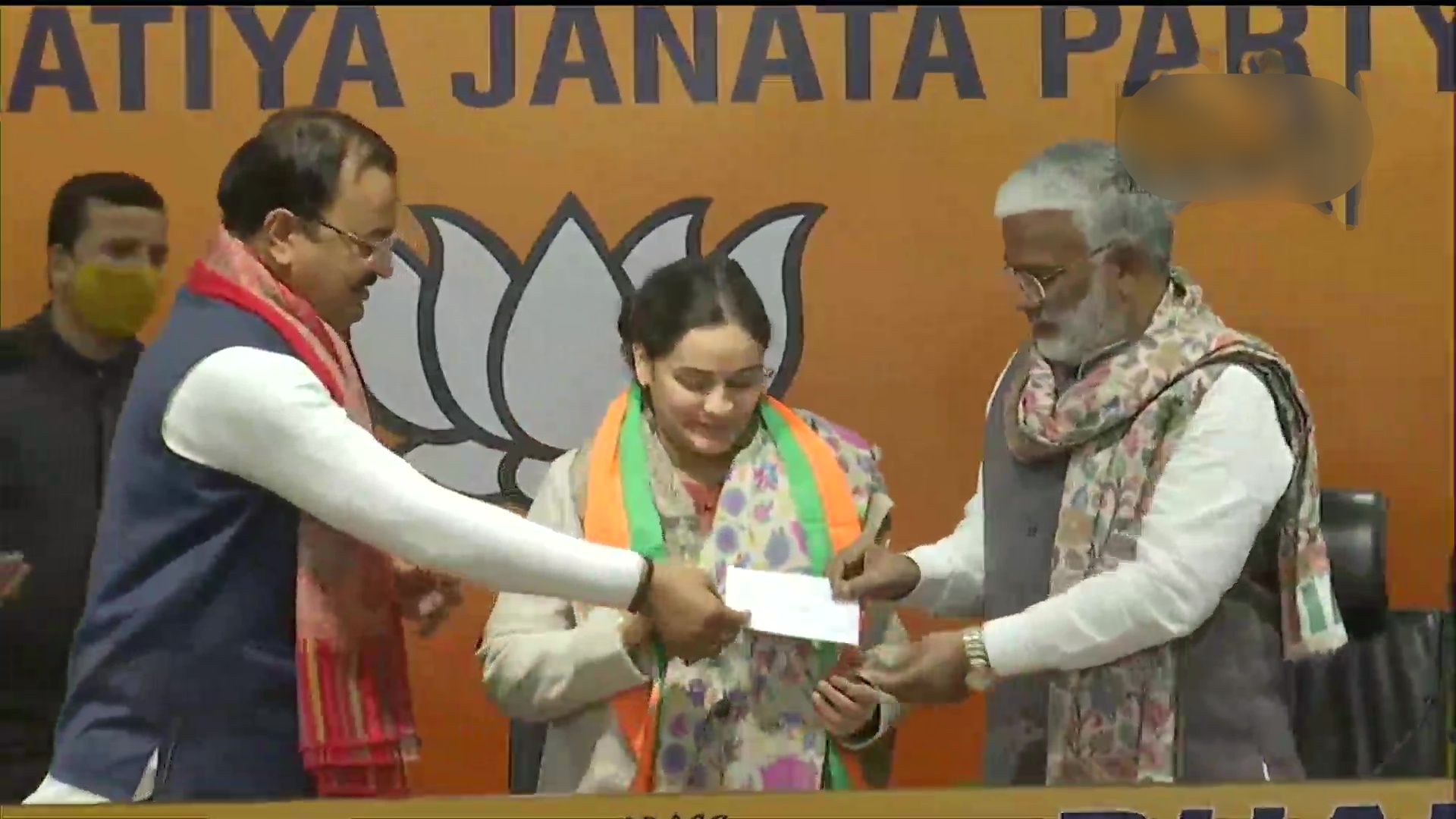 Aparna Yadav  joins BJP