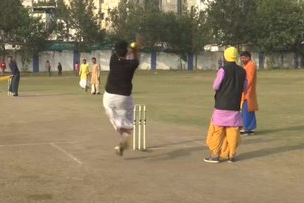 Cricket Players wore dhoti in Bhopal,  Sanskrit language commentary, Maharishi Vedic Parivar, Sanskrit language promoting, ಭೋಪಾಲದಲ್ಲಿ ಧೋತಿ ಹಾಕಿಕೊಂಡ ಕ್ರಿಕೆಟ್ ಆಡಿದ ಆಟಗಾರರು, ಸಂಸ್ಕೃತ ಭಾಷೆಯಲ್ಲಿ ಕಾಮೆಂಟ್ರಿ, ಮಹರ್ಷಿ ವೇದಿಕೆ ಪರಿವಾರ, ಸಂಸ್ಕೃತ ಭಾಷೆ ಪ್ರಚಾರ,