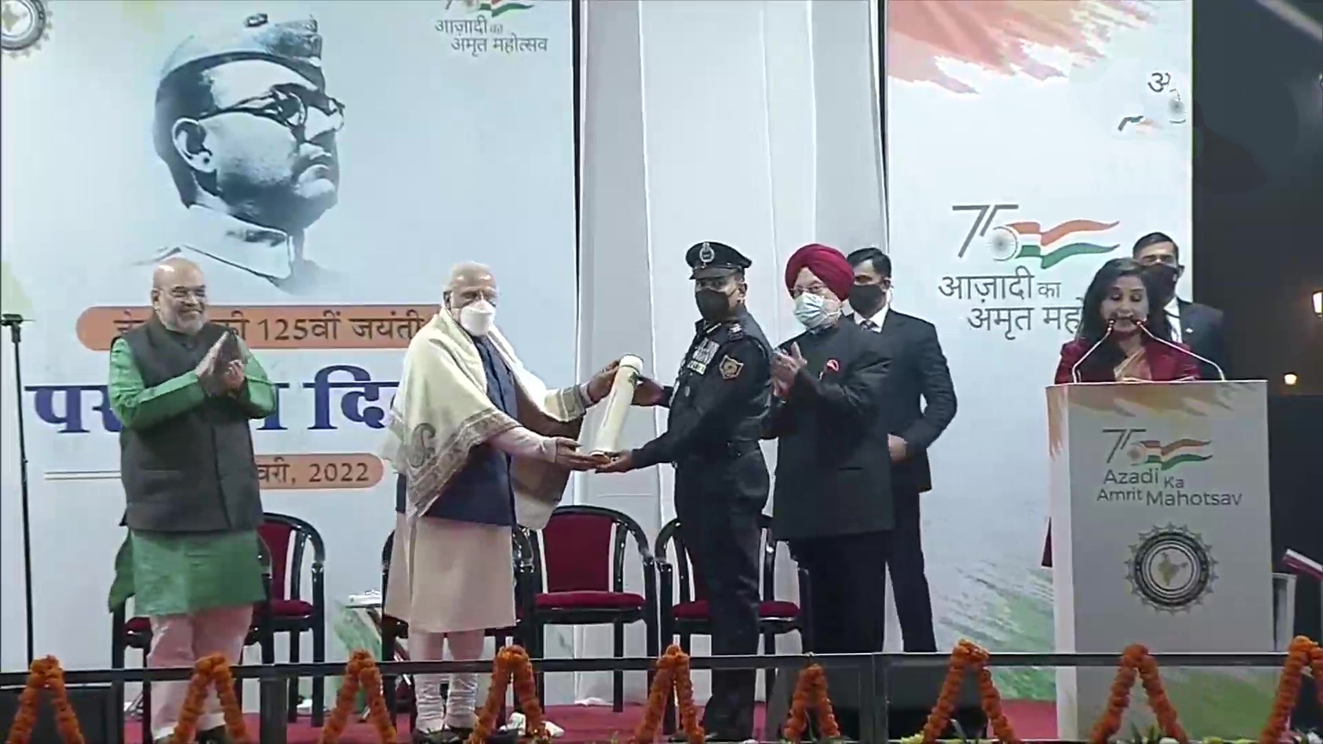 PM Modi unveils Netaji's hologram statue at India Gate