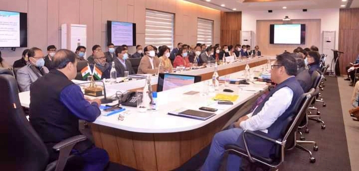 cm-review-meeting-on-education-department