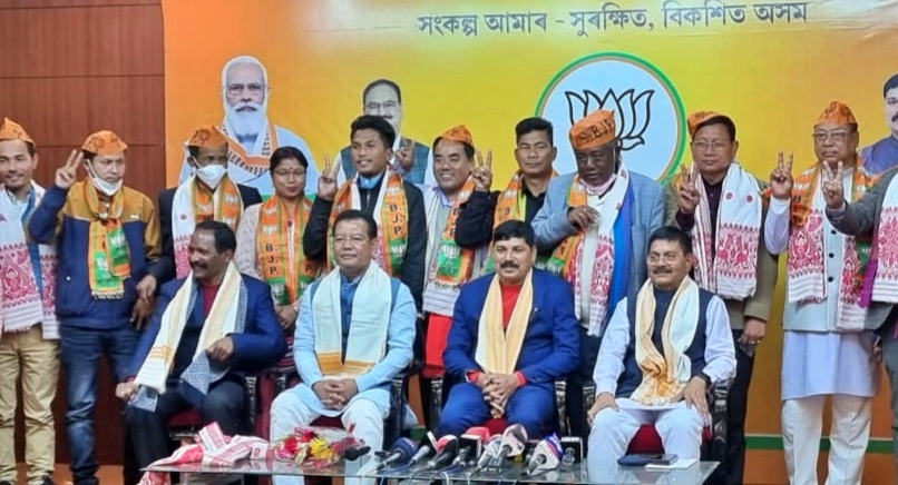 BJP felicitates winning candidates of Thengal Kachari Autonomous council election