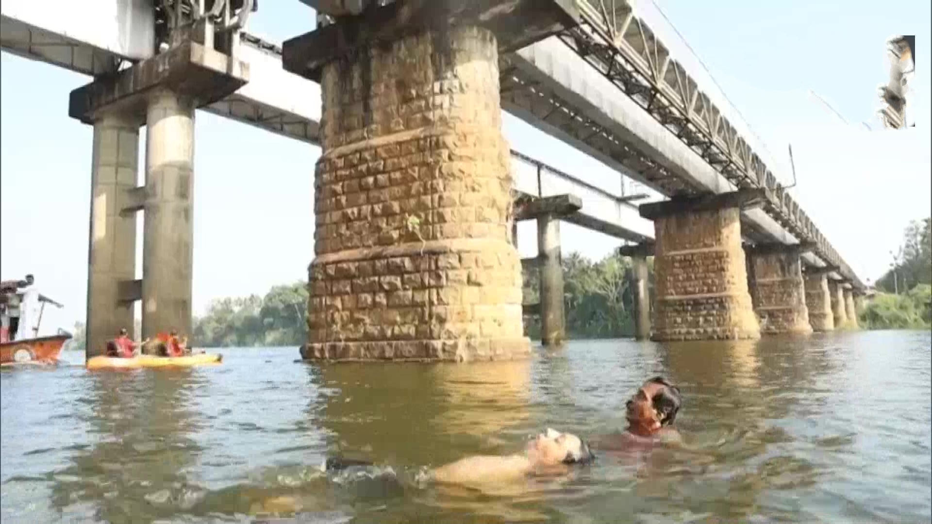 Specially Abled Kerala Boy Swims