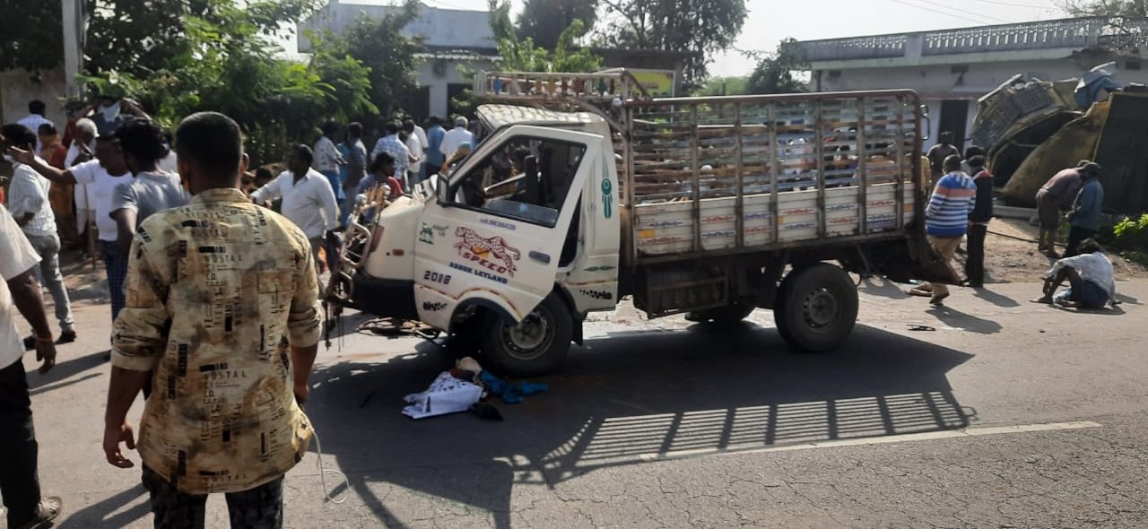 Lorry Bolta in Bhadradri