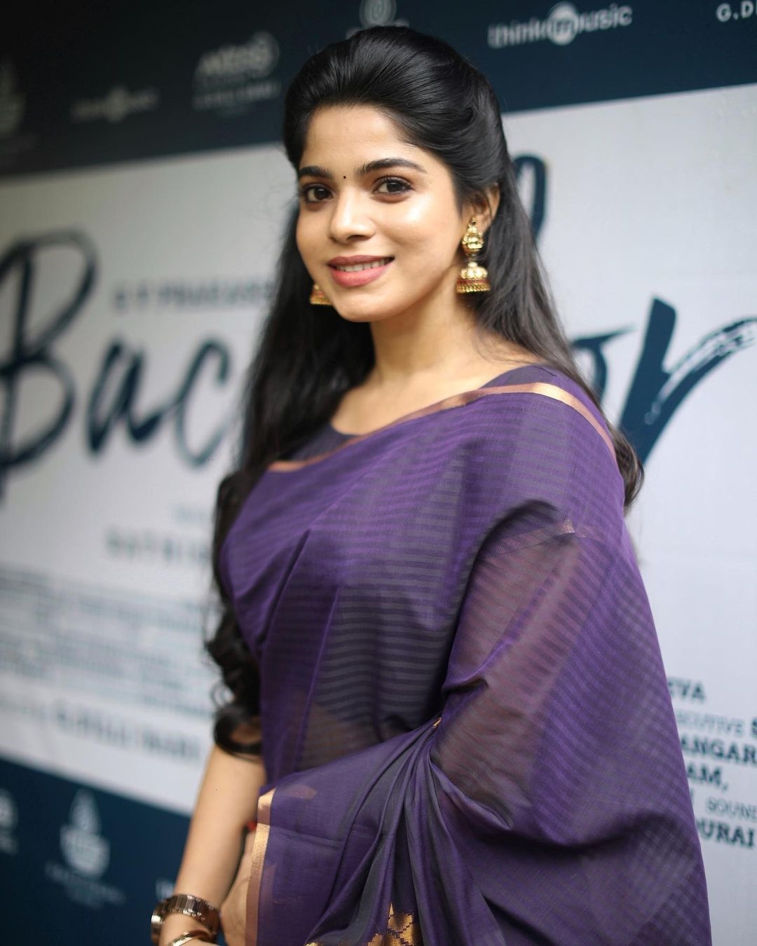 திம்சுகட்டை திவ்யபாரதி பிறந்தநாள் புகைப்படத்தொகுப்பு!