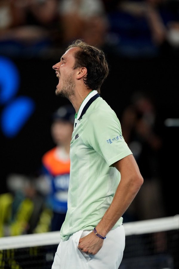 Rafael Nadal beat Daniil Medvedev wins Australian Open 2022