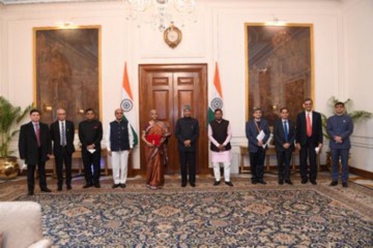 Union Finance Minister Nirmala Sitharaman meets president