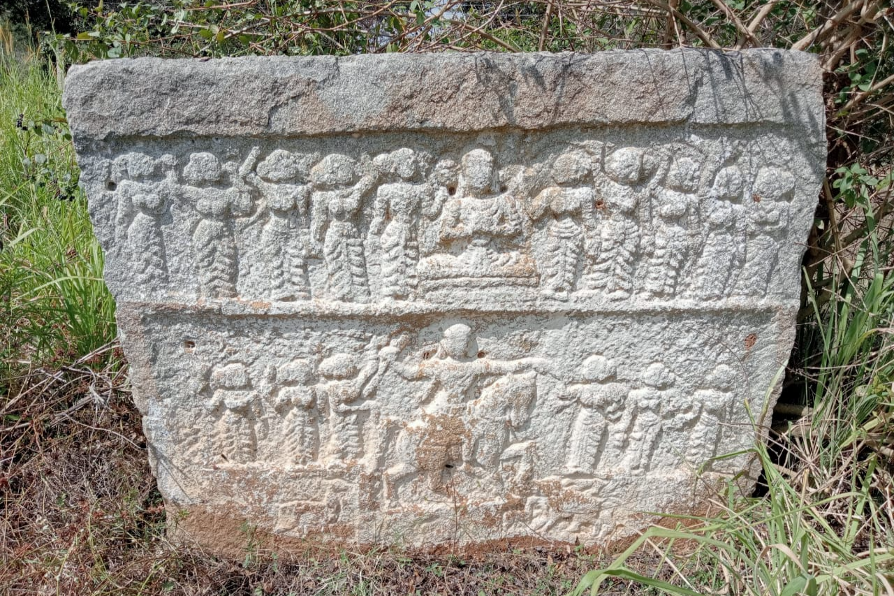 Heroic stone found in Devanahalli