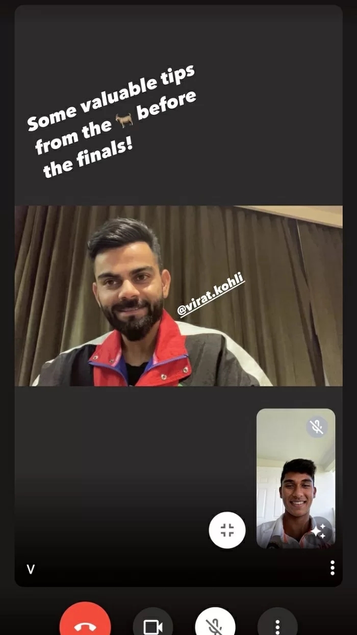 virat kohli interacts with indian team ahead of u19 world cup final