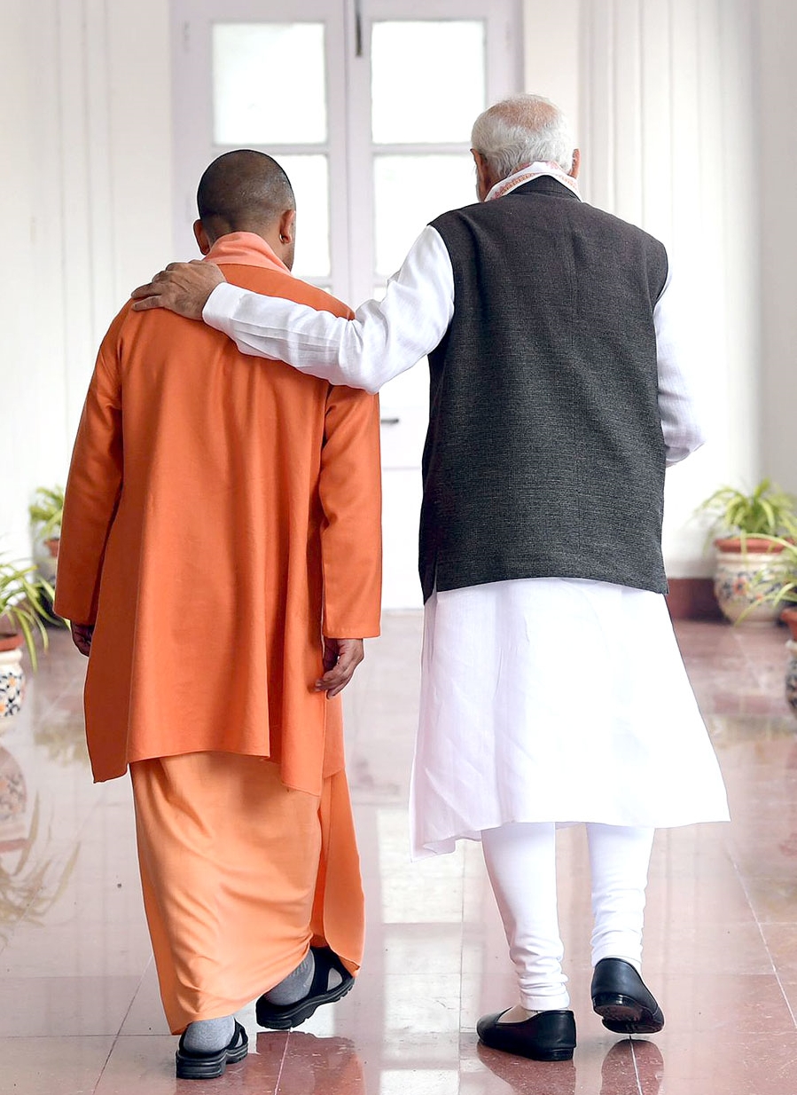 modi with yogi