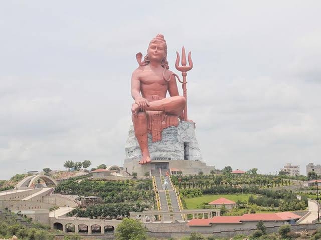 worlds tallest statues