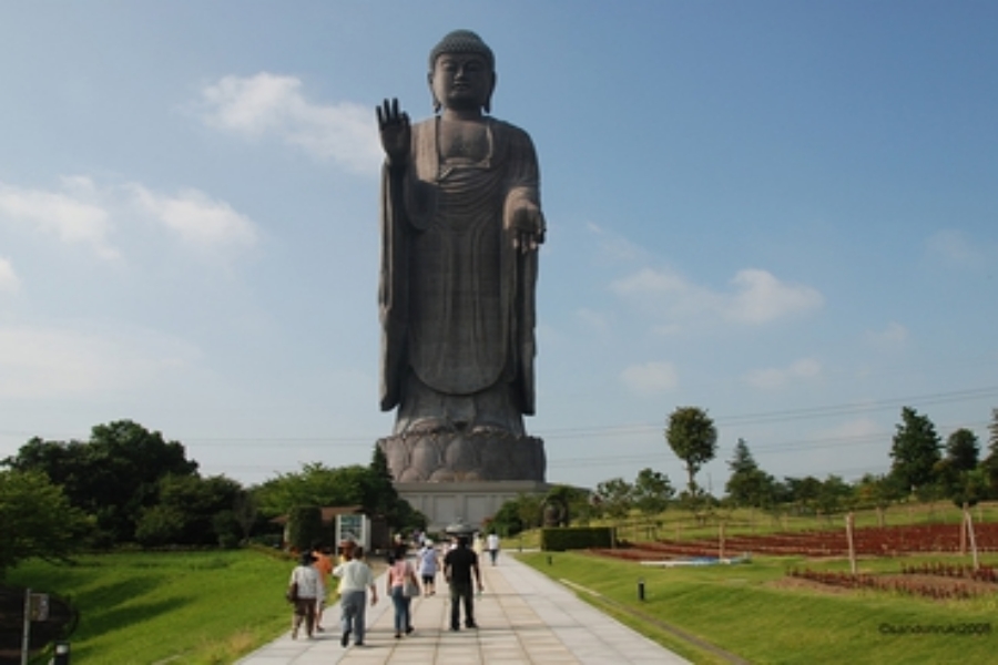 worlds tallest statues