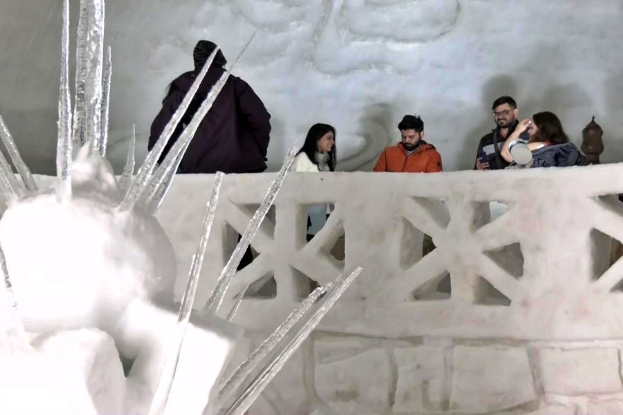 world largest Igloo cafe in Gulmarg, world largest Igloo cafe in Jammu and Kashmir, Igloo cafe news, ಗುಲ್ಮಾರ್ಗ್​ದಲ್ಲಿದೆ ಪ್ರಪಂಚದ ಅತಿದೊಡ್ಡ  ಇಗ್ಲೂ ಕೆಫೆ, ಜಮ್ಮಕಾಶ್ಮೀರದಲ್ಲಿದೆ ಪ್ರಪಂಚದ ಅತಿದೊಡ್ಡ  ಇಗ್ಲೂ ಕೆಫೆ, ಇಗ್ಲೂ ಕೆಫೆ ಸುದ್ದಿ,