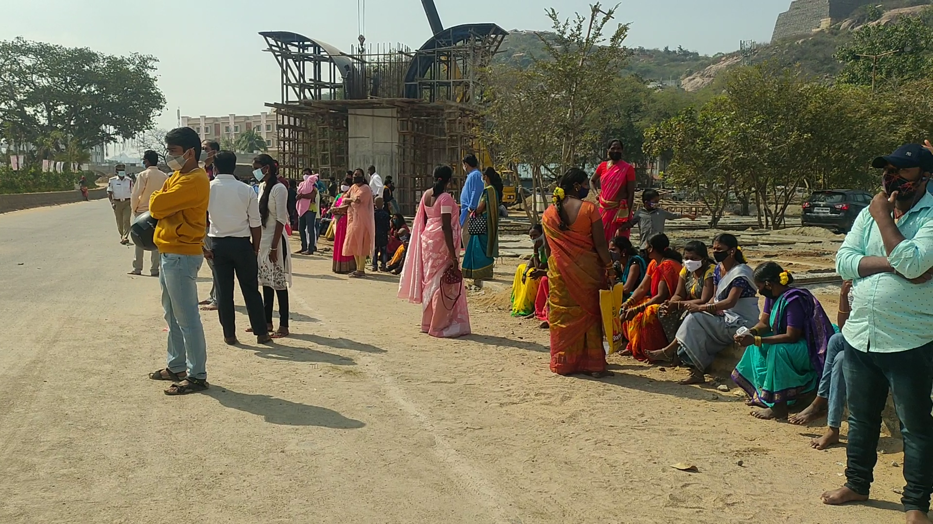 Devotees problems due to KCR Yadadri Visit, yadadri temple devotees