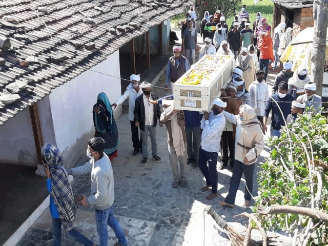 Hitendra Garasiya Dead Body Reached to His Village