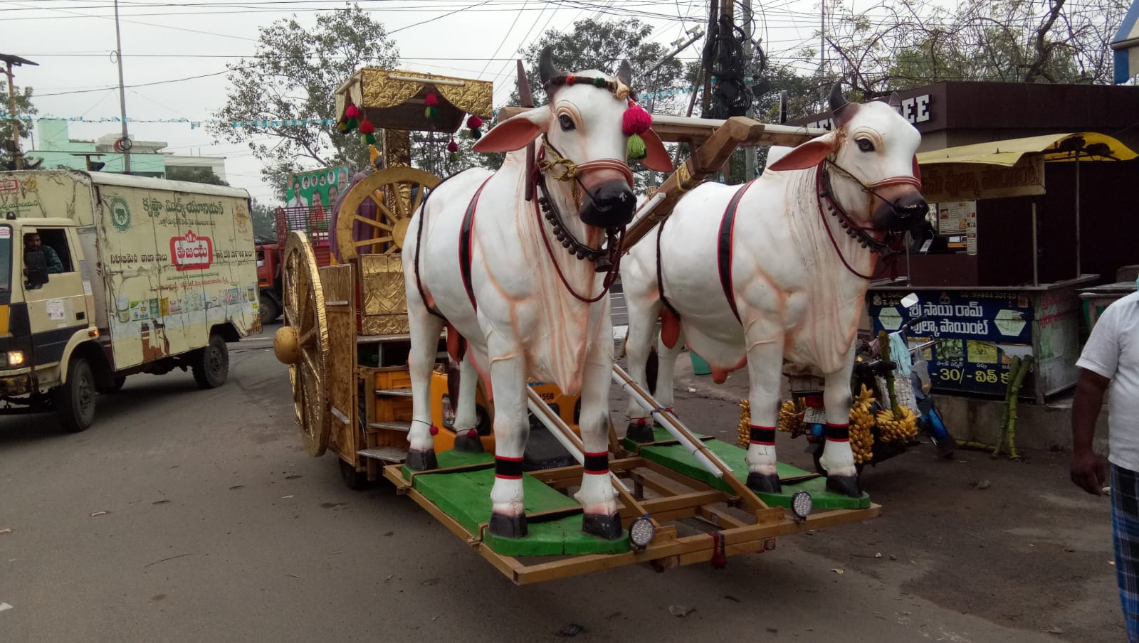 Auto turned into bullock cart