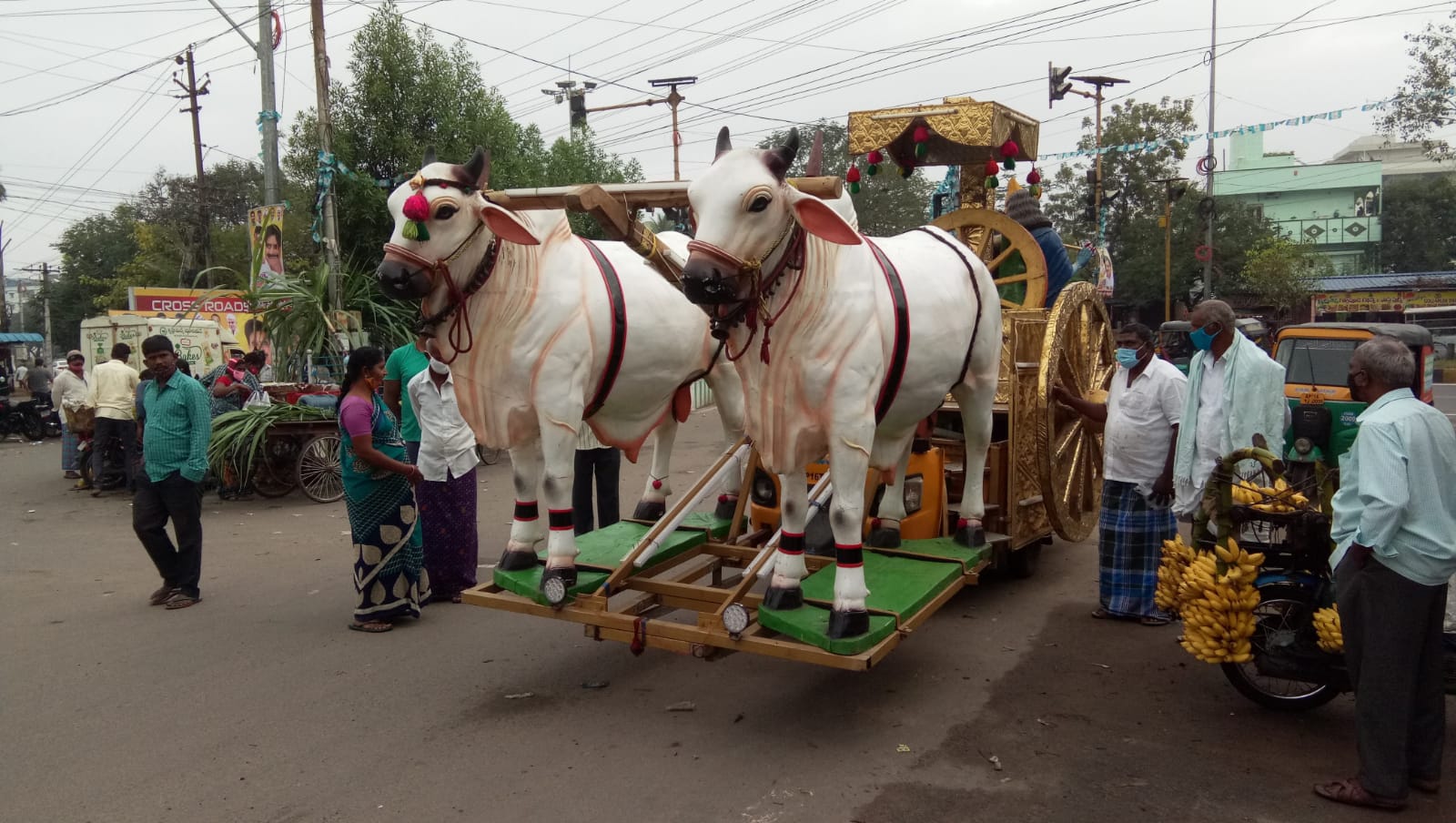 Auto turned into bullock cart