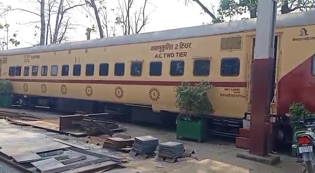 Dilapidated Rail Office In Chhattisgarh