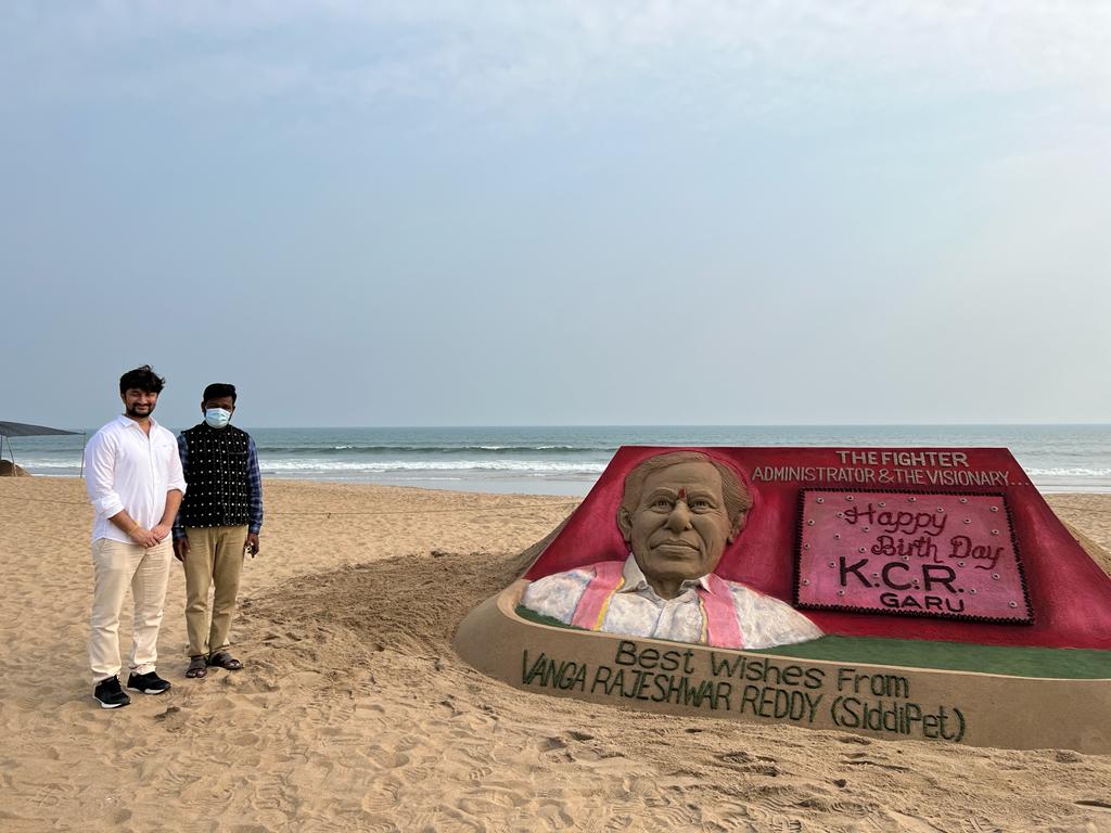 CM KCR huge sculpture in Odisha with birthday wishes by Vanga Rajeshwar Reddy