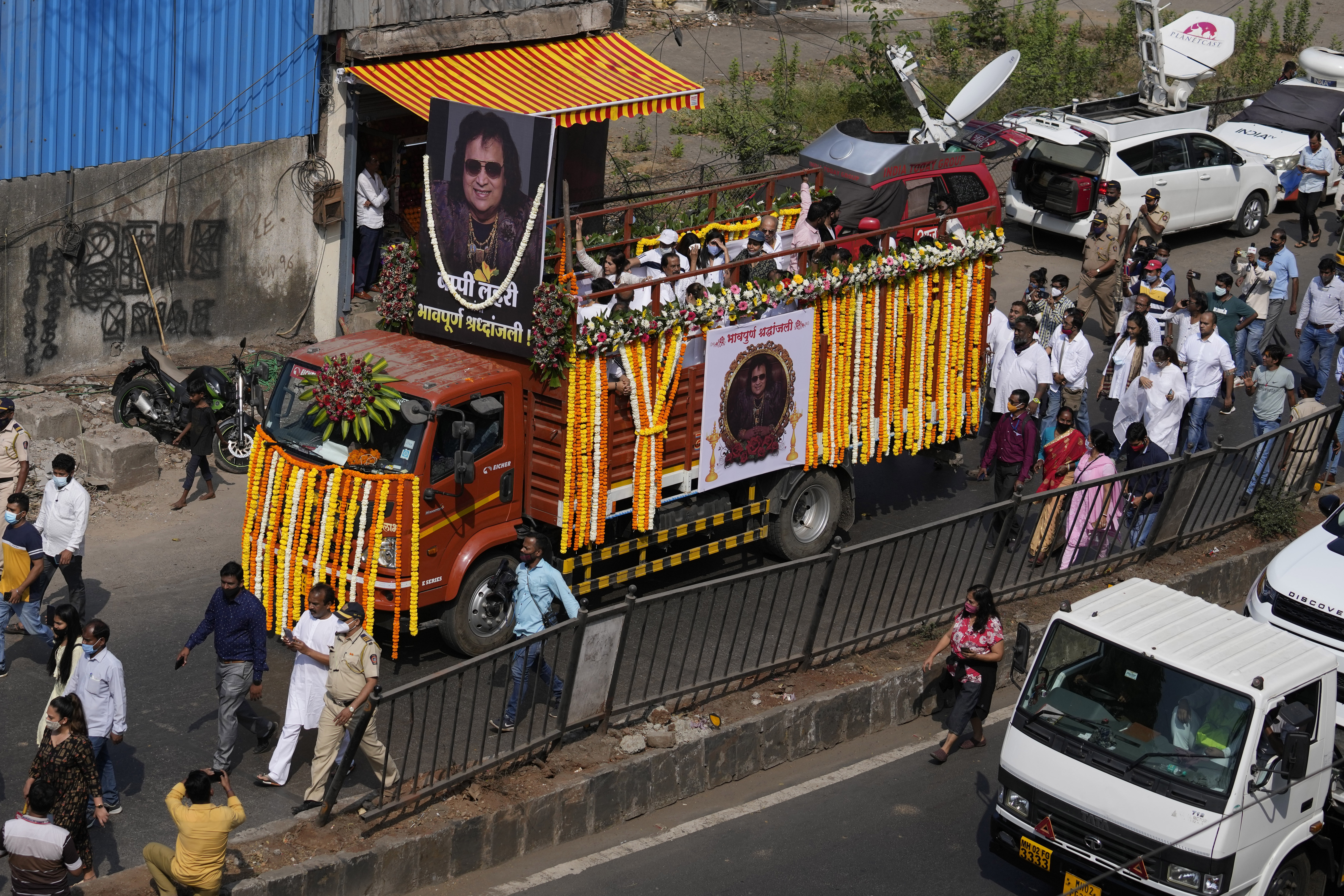 Bappi Lahiri cremated