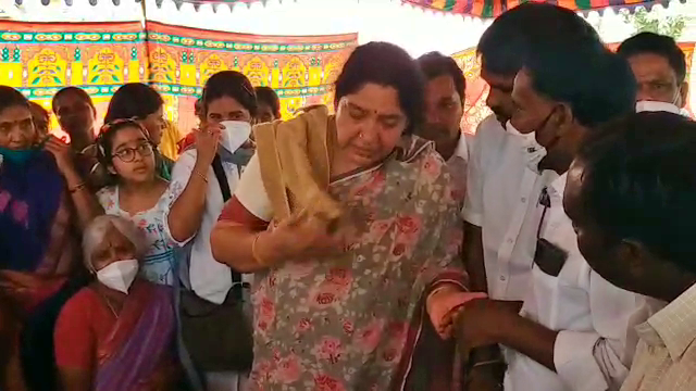 Minister Satyavathi's Father Passes Away