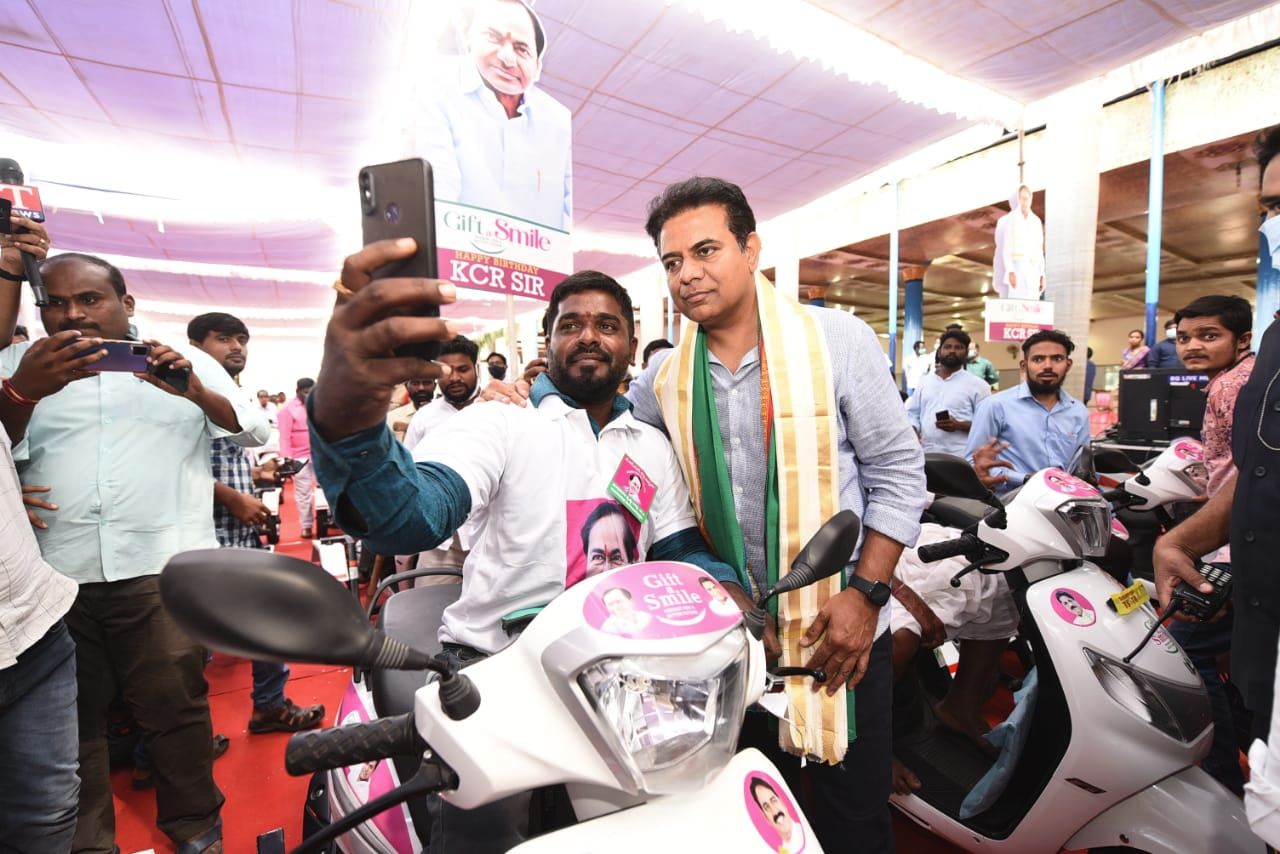 Minister KTR about CM KCR on birthday celebrations at medchal district