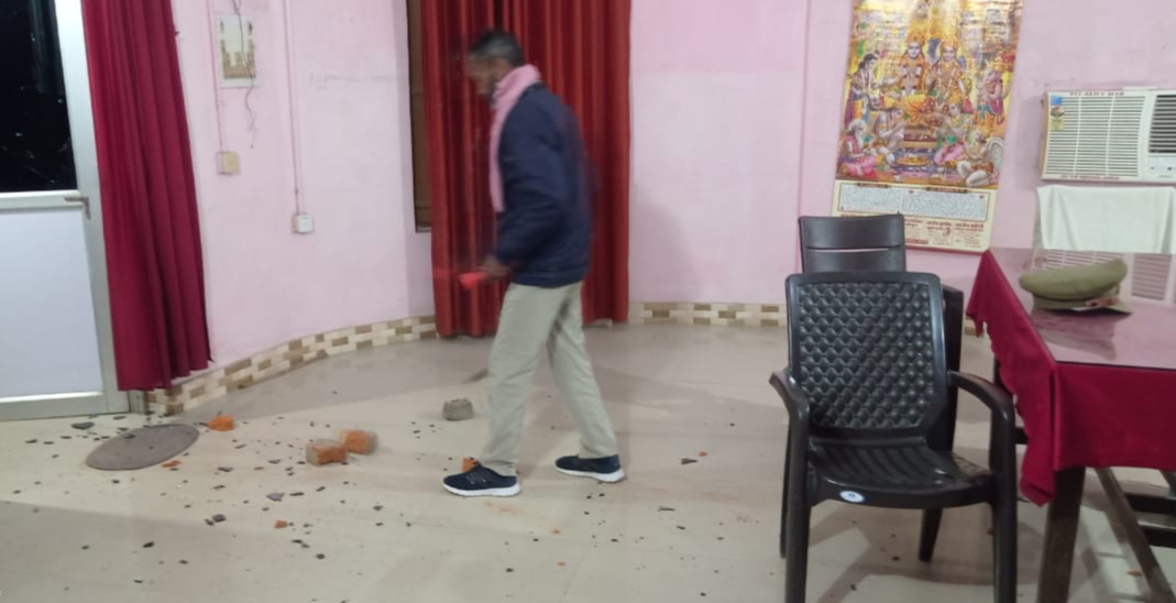 stone pelting in police station