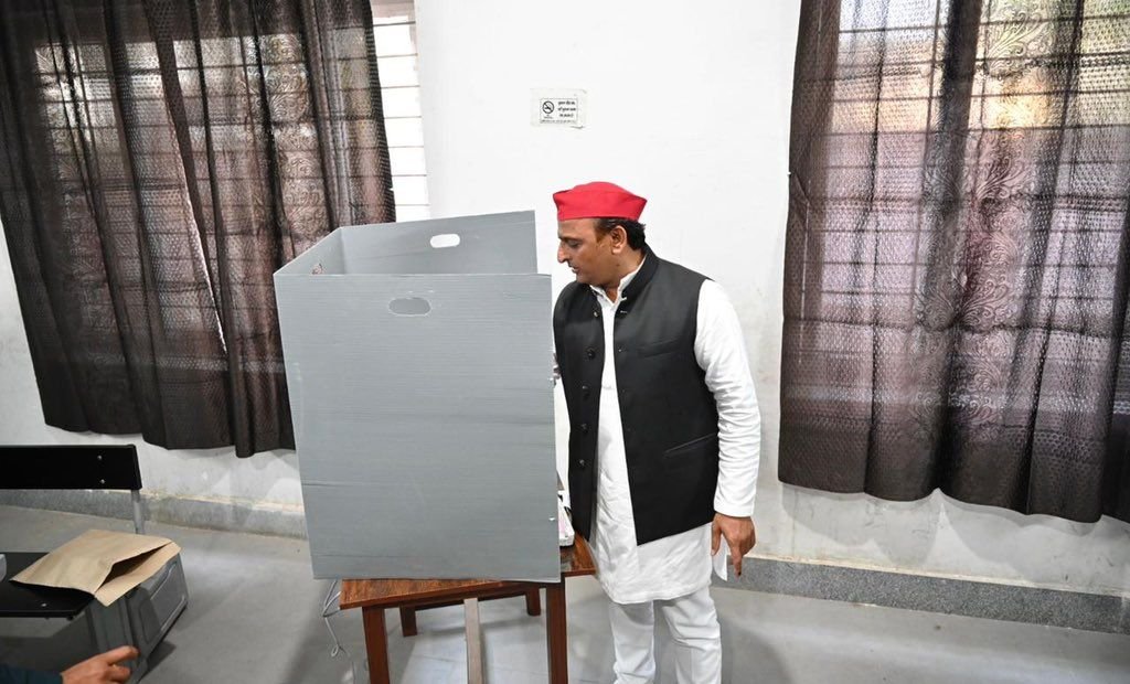 akhilesh yadav voting