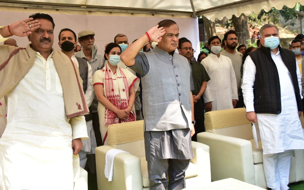 cm-himanta-biswa-sarma-attended-dipak-borthakur-funeral