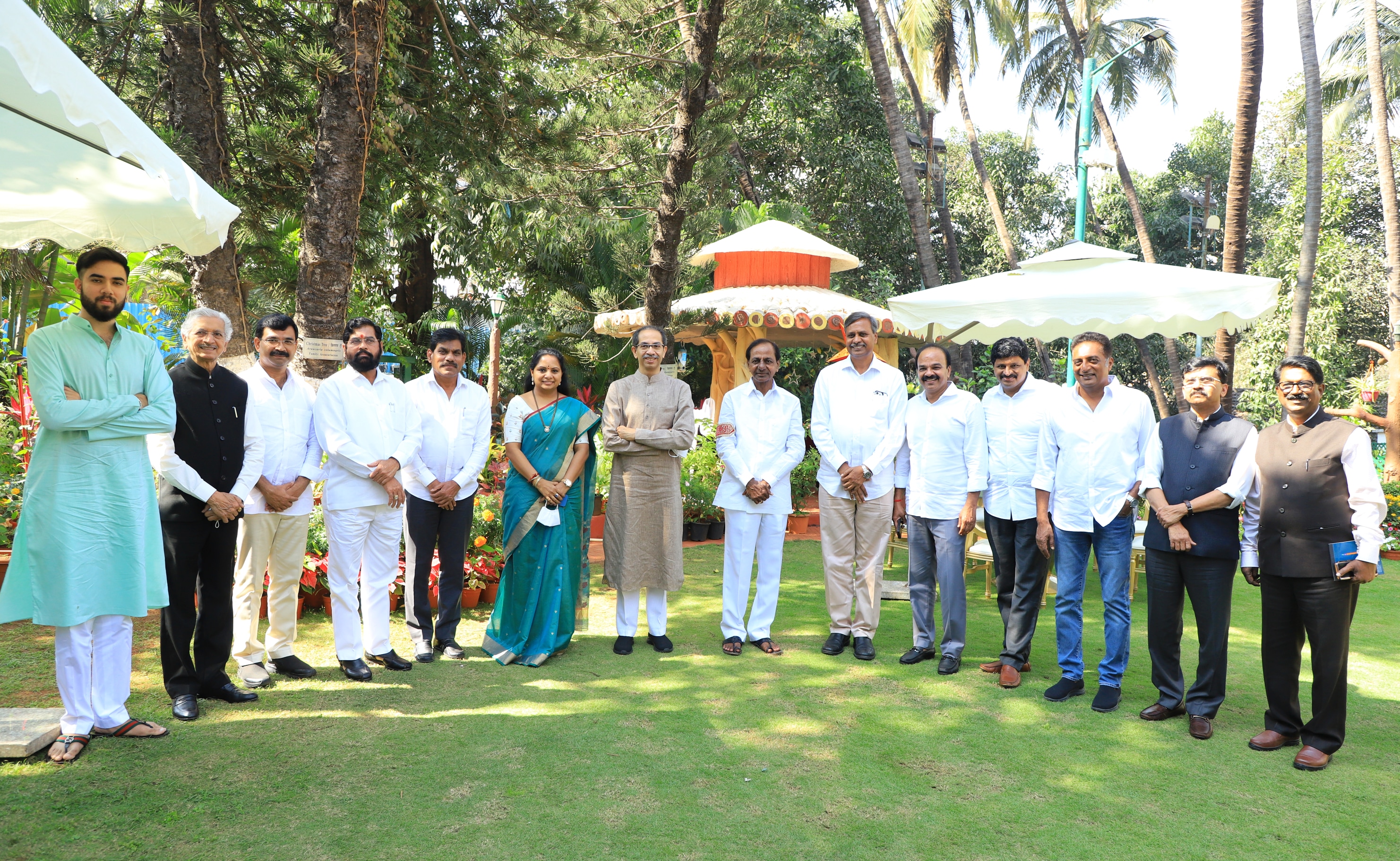 KCR Thackeray Meeting