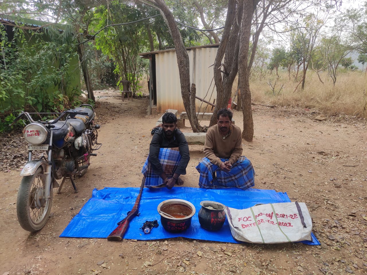 6-tons-of-rice-siezed-by-police-in-chamarajanagar