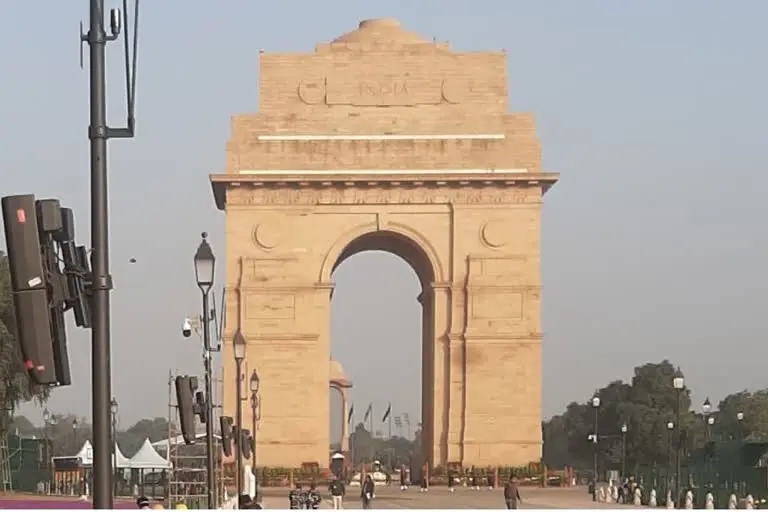 Freedom from many restrictions in Delhi from today.