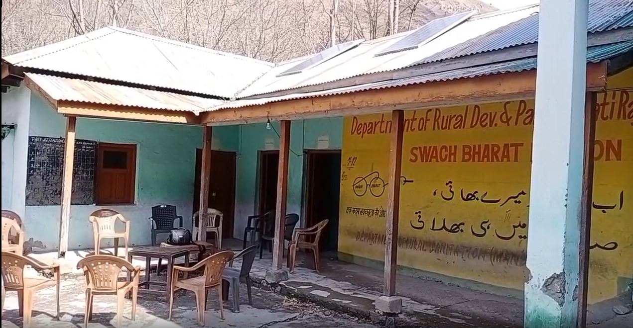 Schools in Poonch do not have Buildings