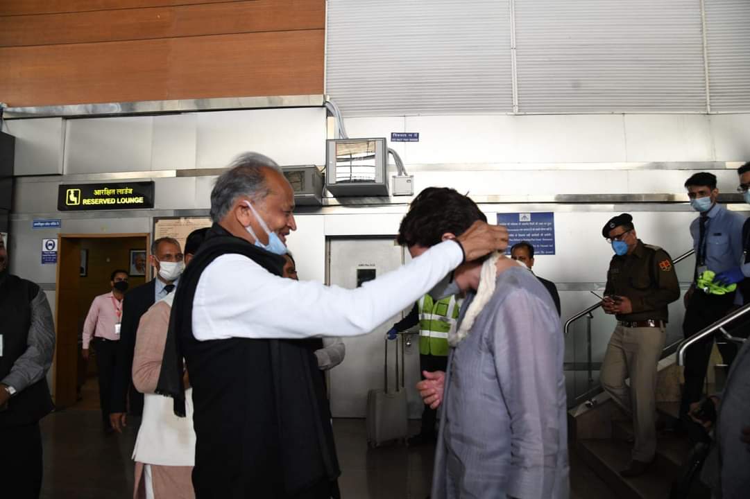 Priyanka Gandhi reached Jaipur