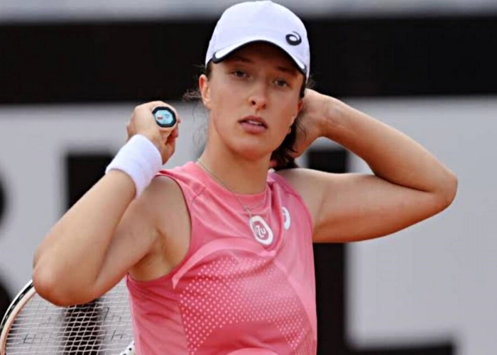 Iga Swiatek beats Simona Halep  Iga Swiatek  Maria Sakkari  Indian Wells  Paula Badosa  Sports News