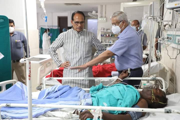 CM visited the hospital and met the injured