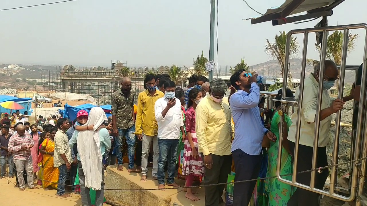 Devotees in culines