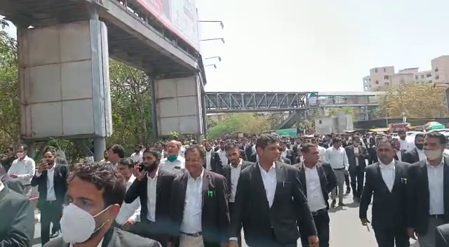 Jaipur lawyers jammed the road