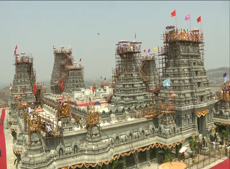 Started Yadadri Temple Reopening process and cm kcr is the first devotee to start