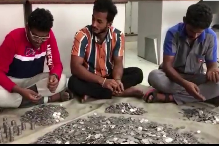 A youth in Salem paid Rs 2.6 lakh to buy a bike with Re 1 coin