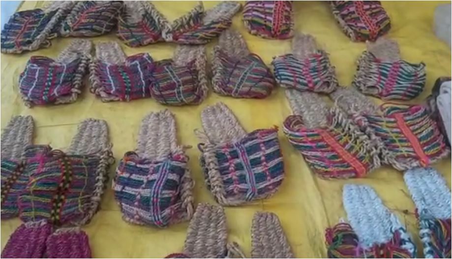 kashmiri women preparing products from stubble