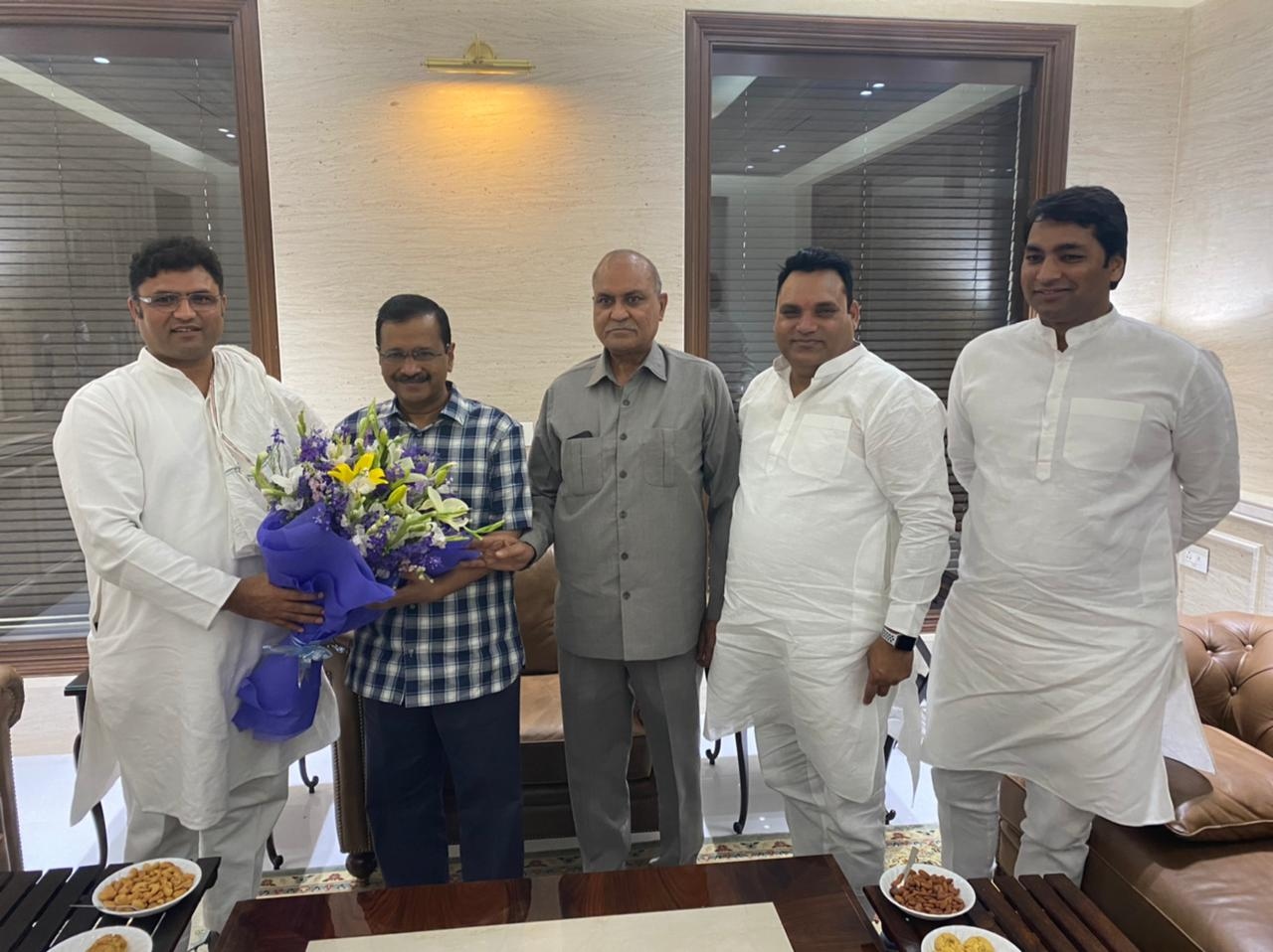 Ashok Tanwar joins AAP